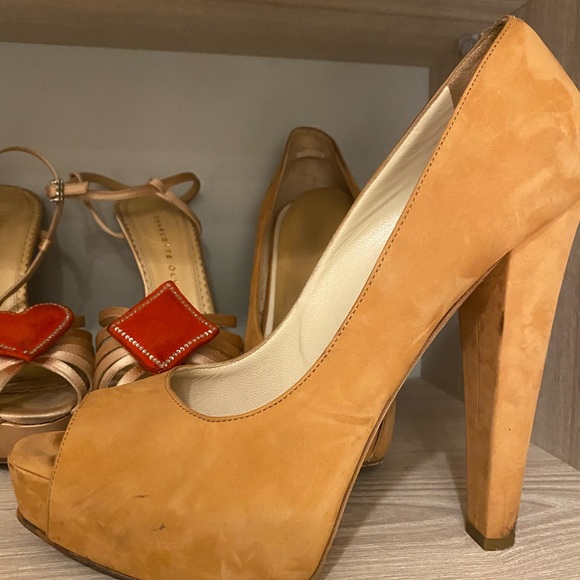 Brian Atwood 7.5 - Picture 1 of 2